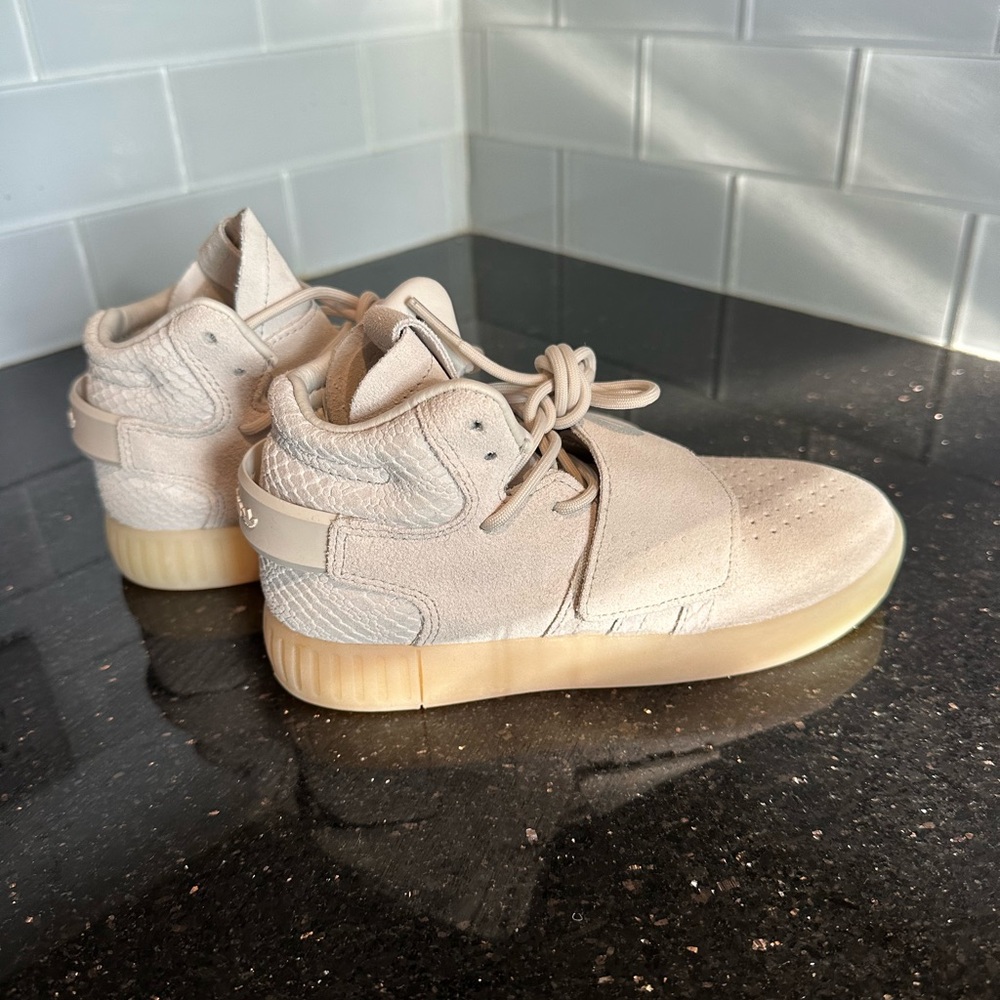 Brand NEW ‼️ Adidas Tubular beige sneakers, size 13.5Y